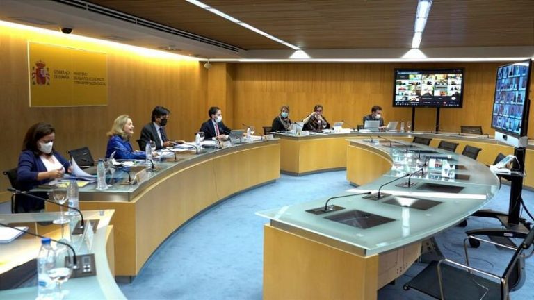 El Gobierno acuerda con CCAA y FEMP crear un grupo de trabajo para intercambiar indicadores económicos