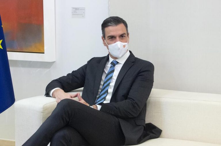 Sánchez visita Egipto en busca de nuevas oportunidades económicas