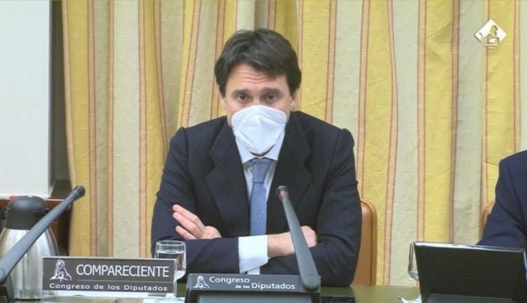 La industria farmacéutica defiende su trabajo durante la pandemia como 