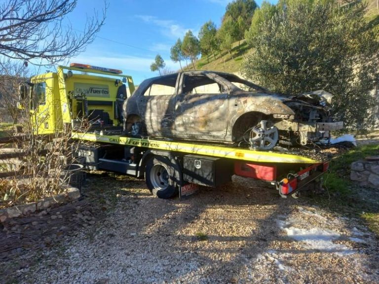 Queman los dos coches del portavoz de IU en Pezuela de las Torres