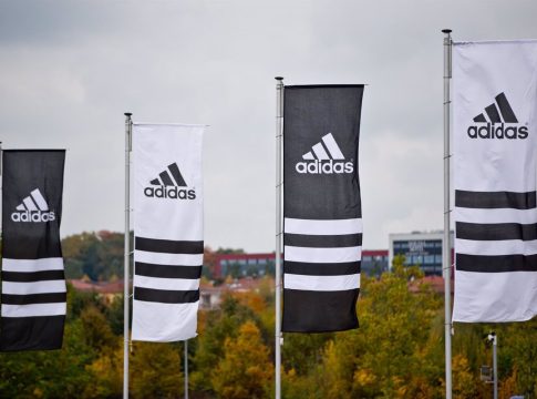 Adidas Adidas gana casi siete veces más hasta septiembre, a pesar de los problemas de suministro