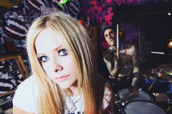 Avril Lavigne regresa con ‘Bite Me’ 1 Avril Lavigne Bite Me