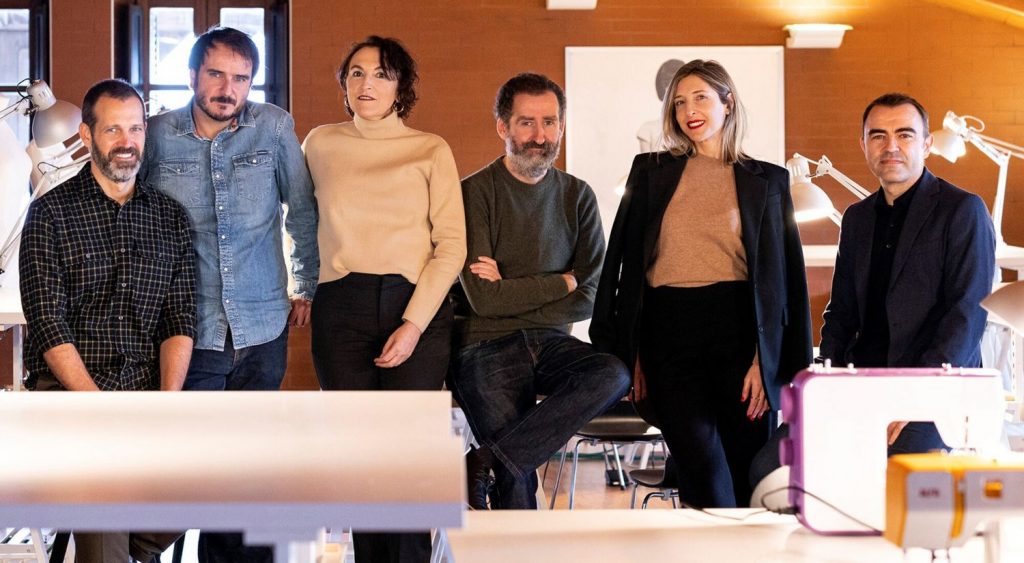 Todo lo que sabemos de Balenciaga, la primera serie española de Disney+