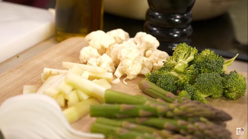 El arroz con verduras de Chicote que te hará olvidar para siempre la paella