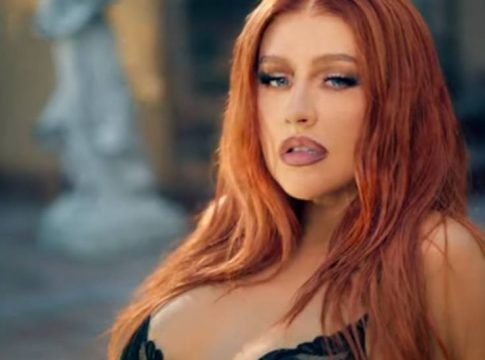 Christina-Aguilera-Somos-Nada-3