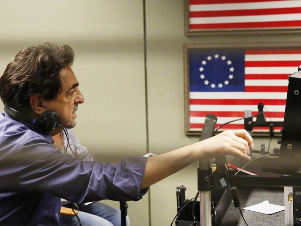 Cuánto tiene exactamente Joe Mantegna en su cuenta