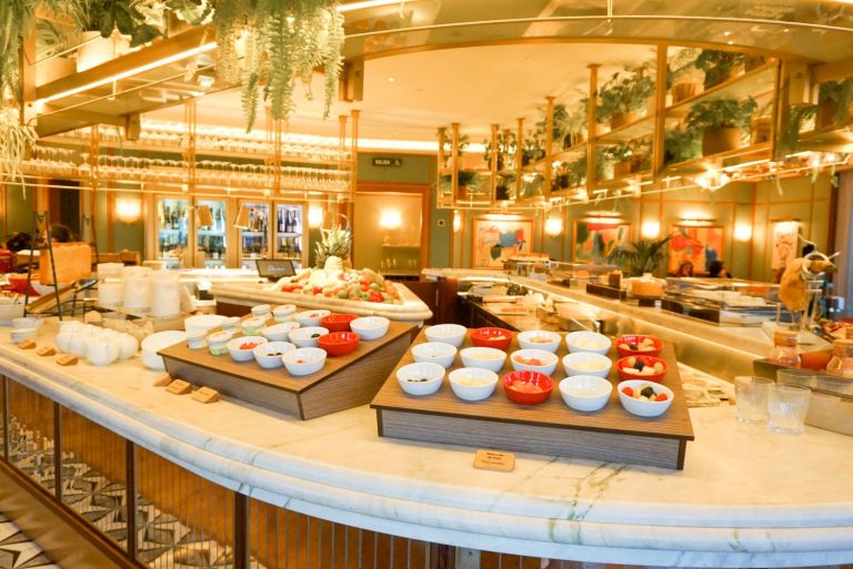 El desayuno buffet de Dani Brasserie: empezar el día en el cielo de Madrid