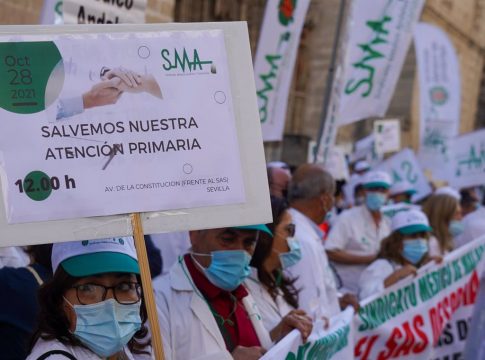 Los médicos claman por el desmantelamiento de la Atención Primaria y piden que no se recorten más derechos asistenciales