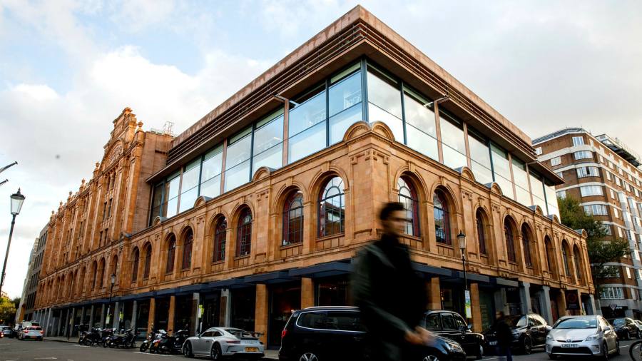 El 'Financial Times' cifra en 100 millones de esterlinas las pérdidas del Vaticano tras la venta del edificio de Londres