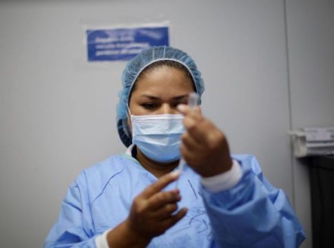 El Gobierno no se plantea legislar con medidas más restrictivas ante la nueva variante