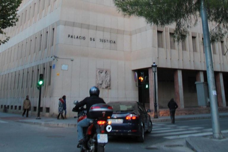 El acusado de abusar sexualmente de su sobrino en Albacete niega los hechos