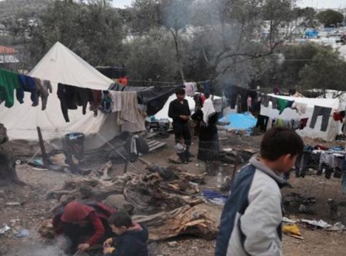 El gobierno vasco destina 200.000 euros para el reparto de alimentos en el campo de refugiados de Lesbos