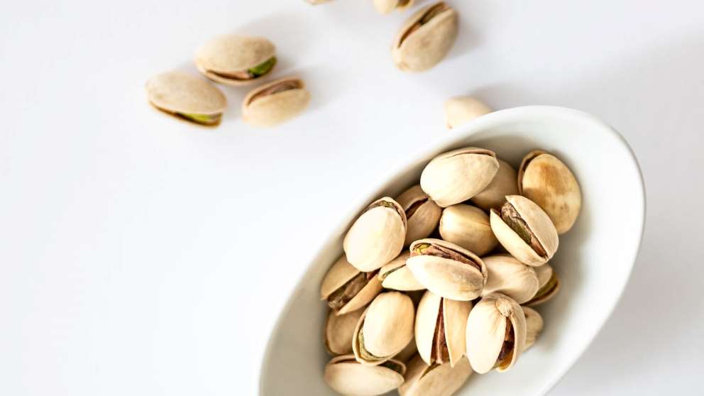 El motivo por el que no debes tirar las cáscaras de pistacho nunca: ¡vale oro! 59 Dale a tus plantas un impulso invernal