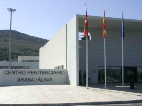 Gobierno Vasco da luz verde al preacuerdo sobre las condiciones laborales transitorias del personal de prisiones