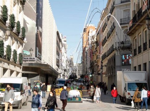 Hasta 726 agentes, calles de sentido único y equipo antihurtos forman el dispositivo de Navidad para Madrid