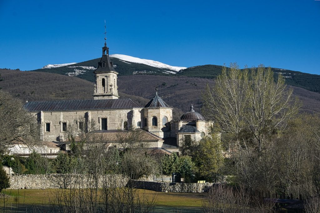 La Hiruela, uno de los pueblos de Madrid que te atrapará de buenas a primeras