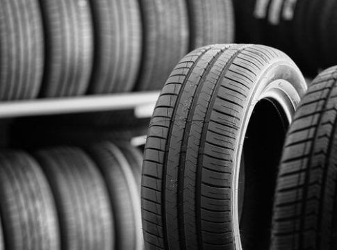 La importaciones de neumáticos asiáticos crecen casi un 40% hasta agosto