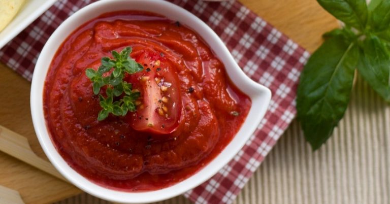 La receta de tomate frito que solo utiliza dos ingredientes