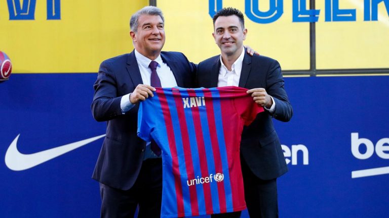 Esta es la persona que ha provocado el primer desencuentro entre Laporta y Xavi