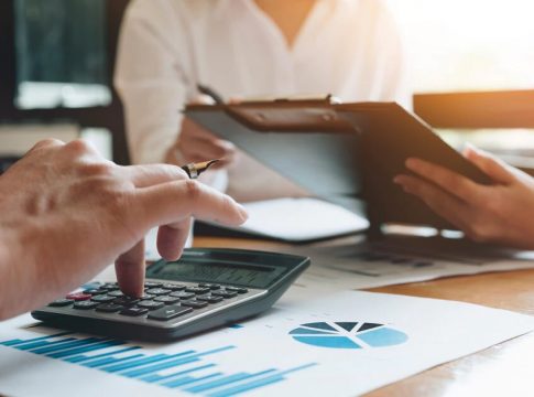 Las becas de educación financiera de BBVA financiarán a 5 proyectos que buscan soluciones a retos de la pandemia