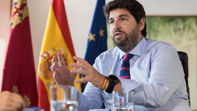 López Miras ve a la dirección nacional del PP 