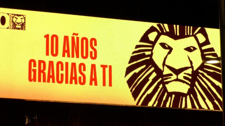 El musical El Rey León cumple 10 años lleno de famosos