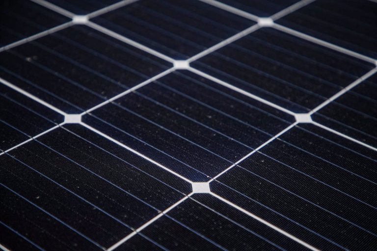 Nyesa vende su filial fotovoltaica sin impacto en sus cuentas