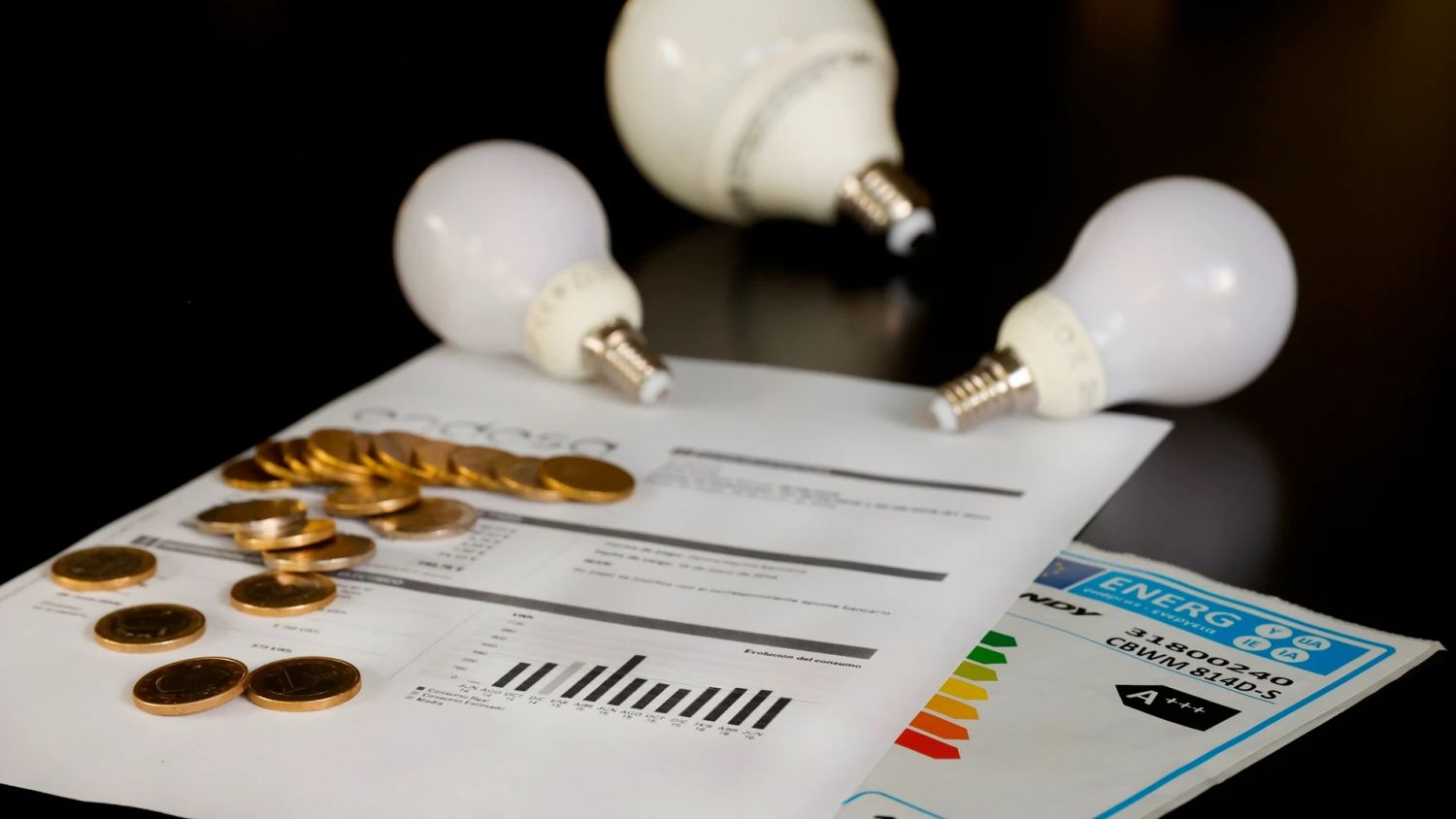 OCU. Más de un millón de hogares no disfrutan del bono social eléctrico teniendo derecho a él