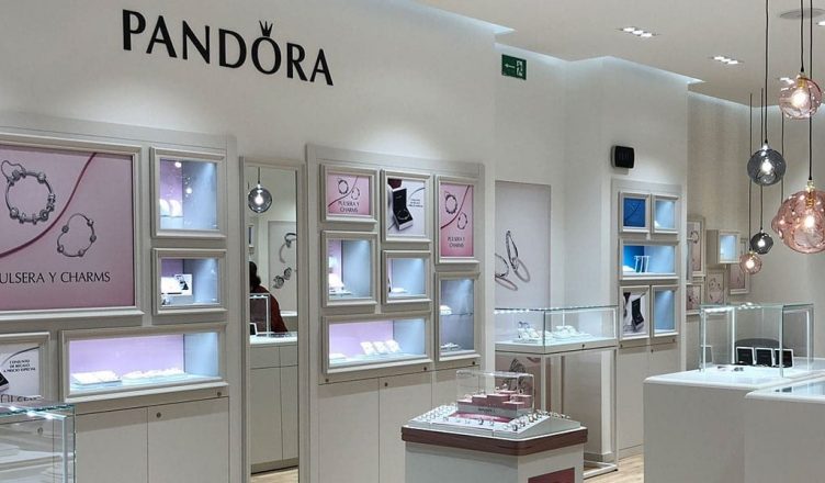 Pandora: las joyas de Amazon que están de oferta para triunfar con tu regalo en estas fechas