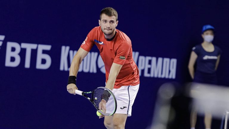 Quién es Pedro Martínez, el sustituto de Carlos Alcaraz en la Copa Davis