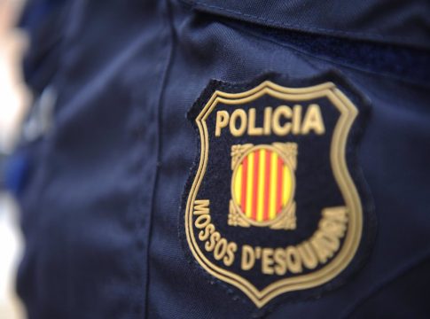 Sucesos.- Detenida una pareja de falsos revisores del gas en Barcelona por presuntas estafas