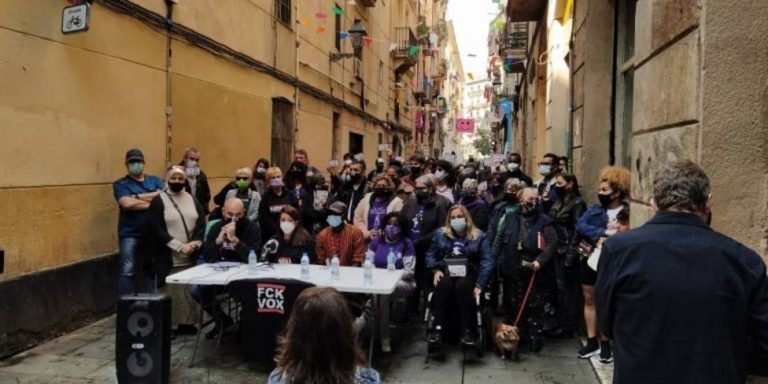 Piden multar con 7.200 euros a 7 acusados por una protesta contra Vox en el Raval de Barcelona