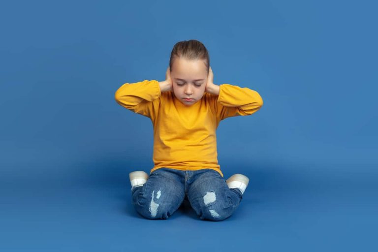 Las ayudas por cuidado de niños enfermos se amplían al autismo: claves del nuevo Real Decreto