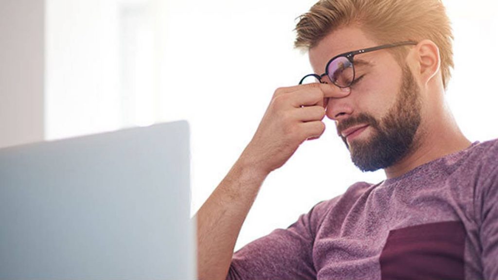 Navegar por Internet daña la vista a largo plazo