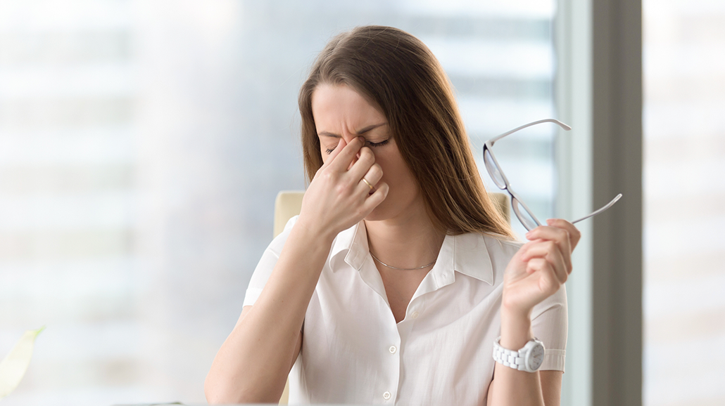 Qué hacer para cuidar tus ojos si pasas más de 8 horas frente a las pantallas