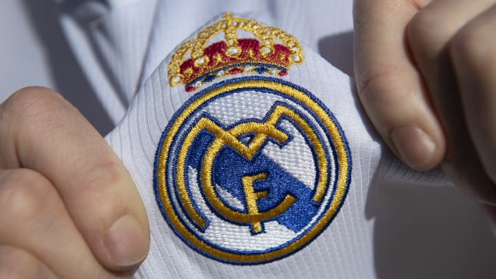 El motivo por el que el Real Madrid ya no tiene en su escudo una cruz