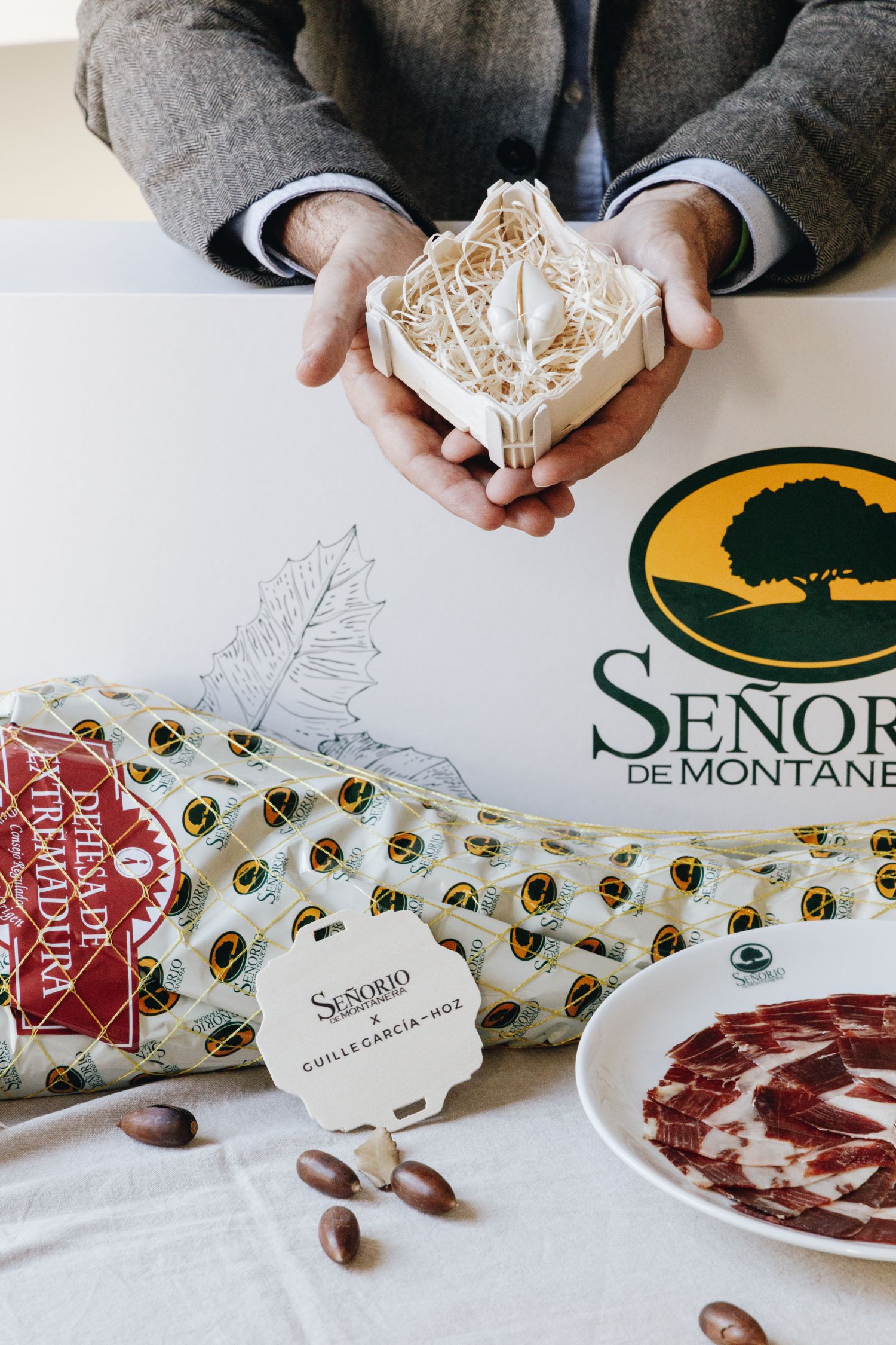 Una joya que inspira otra joya: el broche de Guille García-Hoz para Señorío de Montanera 1 Madrid