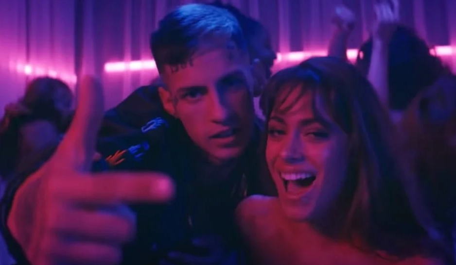 Tini en 'Bar' con L-Gante 3 TINI L Gante Bar 2