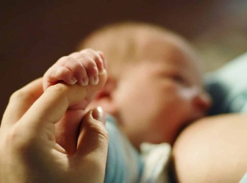 Un estudio confirma la presencia de anticuerpos en la leche de madres vacunadas