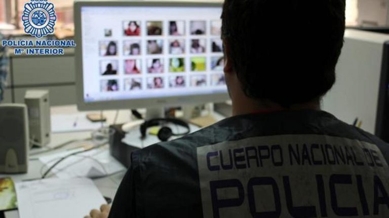 Un hombre de Oviedo reconoce que intercambiaba por Internet cientos de archivos de pornografía infantil