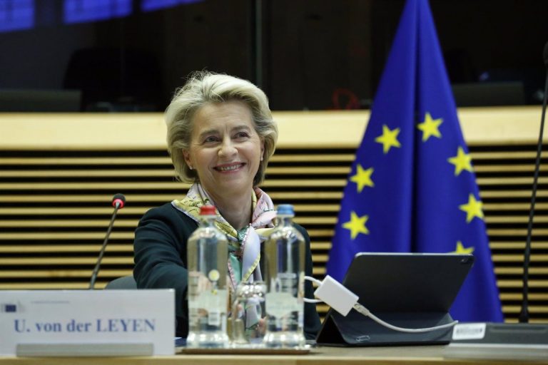 Von der Leyen reivindica la transparencia de Sudáfrica con la variante Omicrón