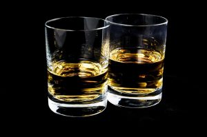 whisky: cómo hacerla y conseguir que sepa igual que la de marca