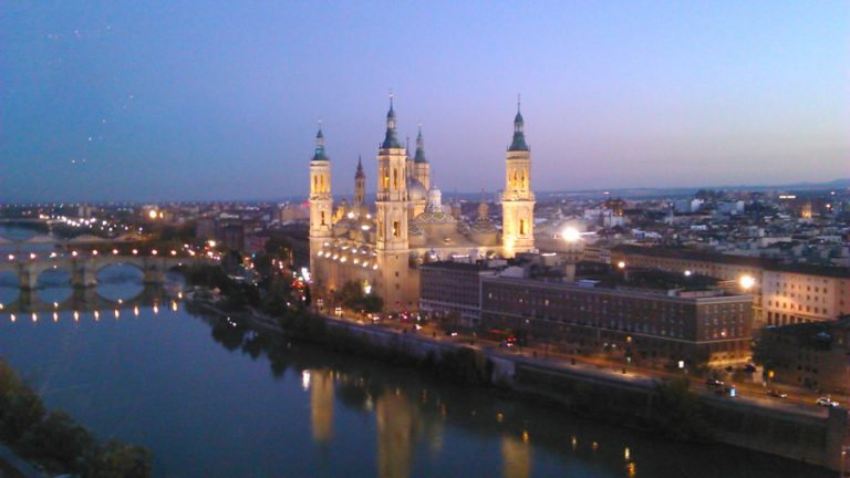 Zaragoza se iluminará de verde este lunes para dar visibilidad a las Enfermedades Neuromusculares