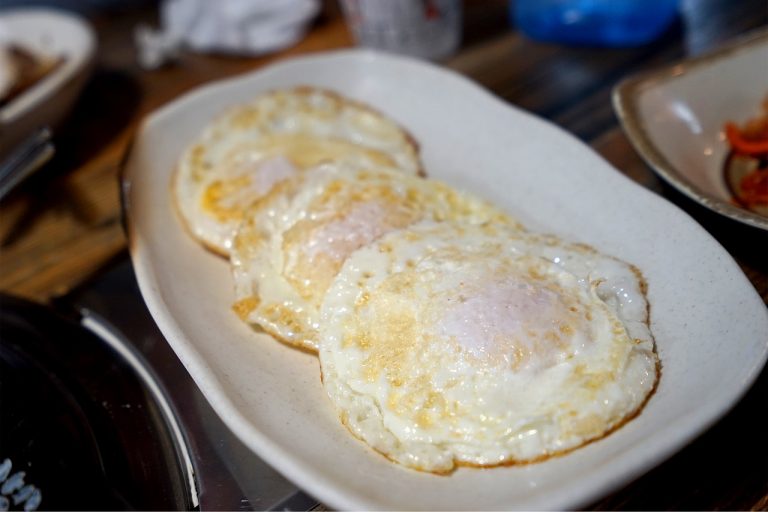 El truco para recalentar los huevos y que queden como recién hechos