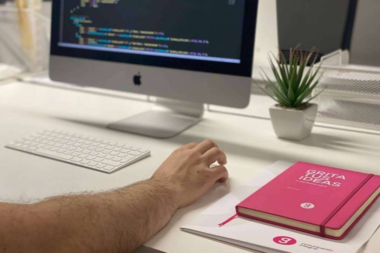 Conseguir el éxito en internet gracias al diseño web de Gritovisual, premiados con el Certificado Empresa Digna de Confianza