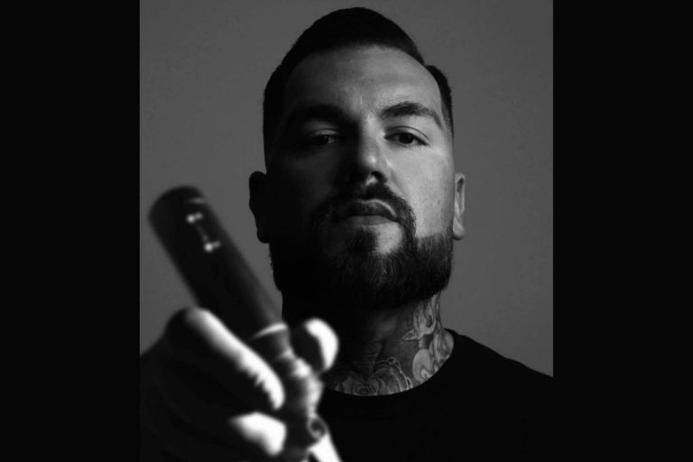 El tatuador Carlos Fabra desarrolla su arte e imparte seminarios en CosaFina Tattoo