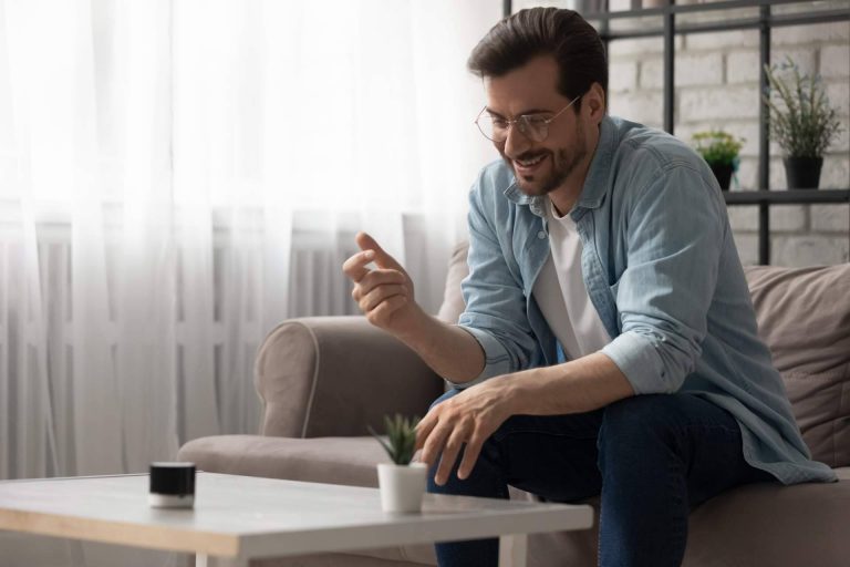 Los beneficios de escoger un traductor de voz inteligente en Traductor.one