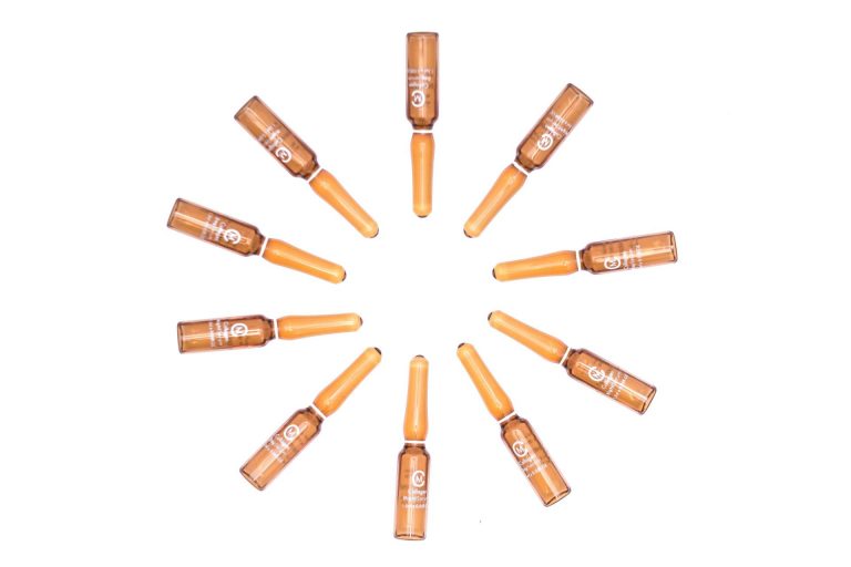 Ampollas faciales de colágeno y ácido hialurónico de Colmarine Cosmetics