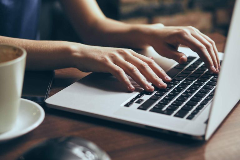 IRMITEK OU permite comprar licencias de Windows 11