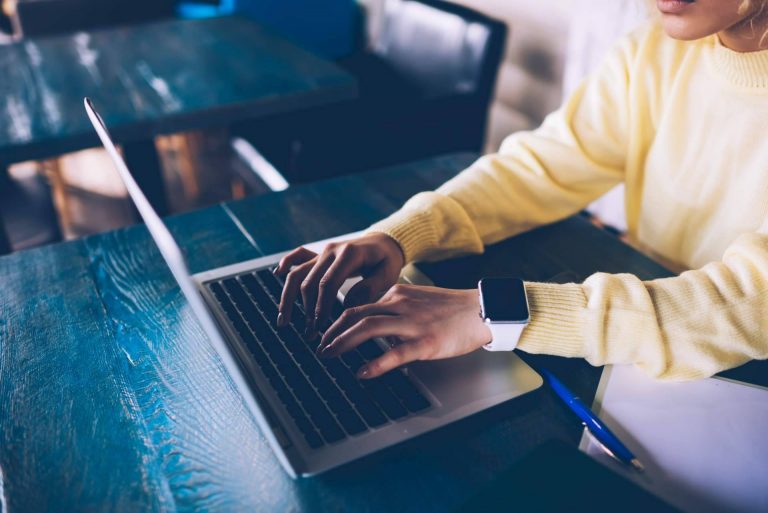 La nueva red social entre trabajadores particulares para ganar ingresos extra es la app de Te Valgo